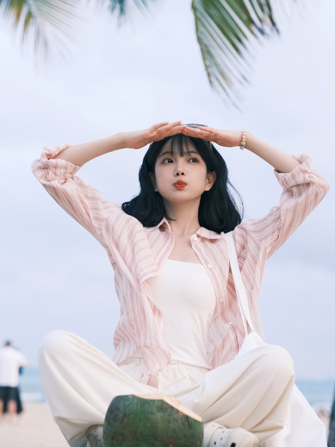 药屋少女的呢喃 海报